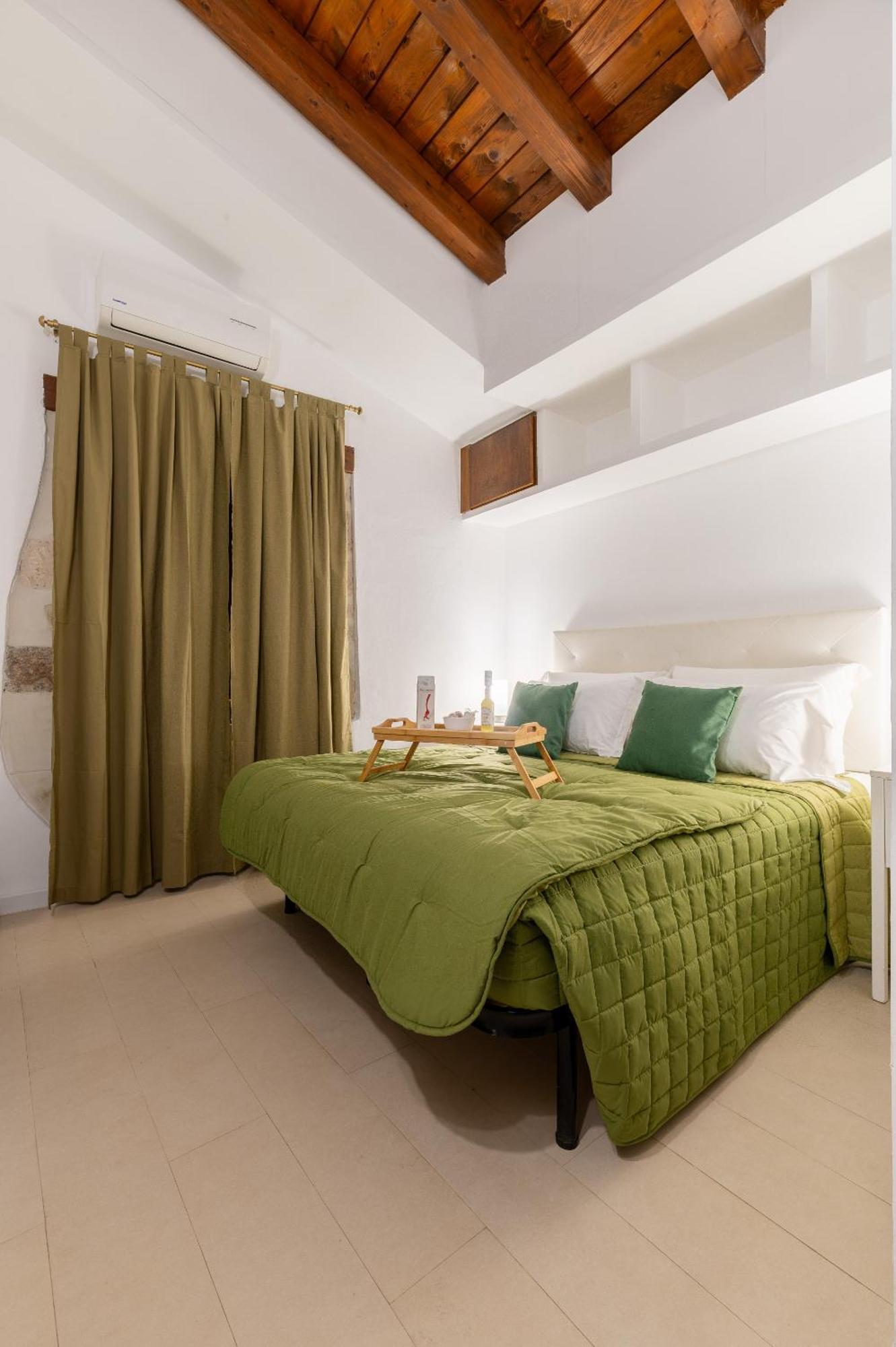 Elsa D'ortigia - I Tre Archi Guest house 3*