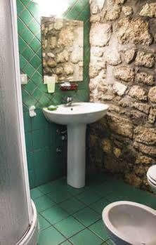 Elsa D'ortigia - I Tre Archi Guest house 3*